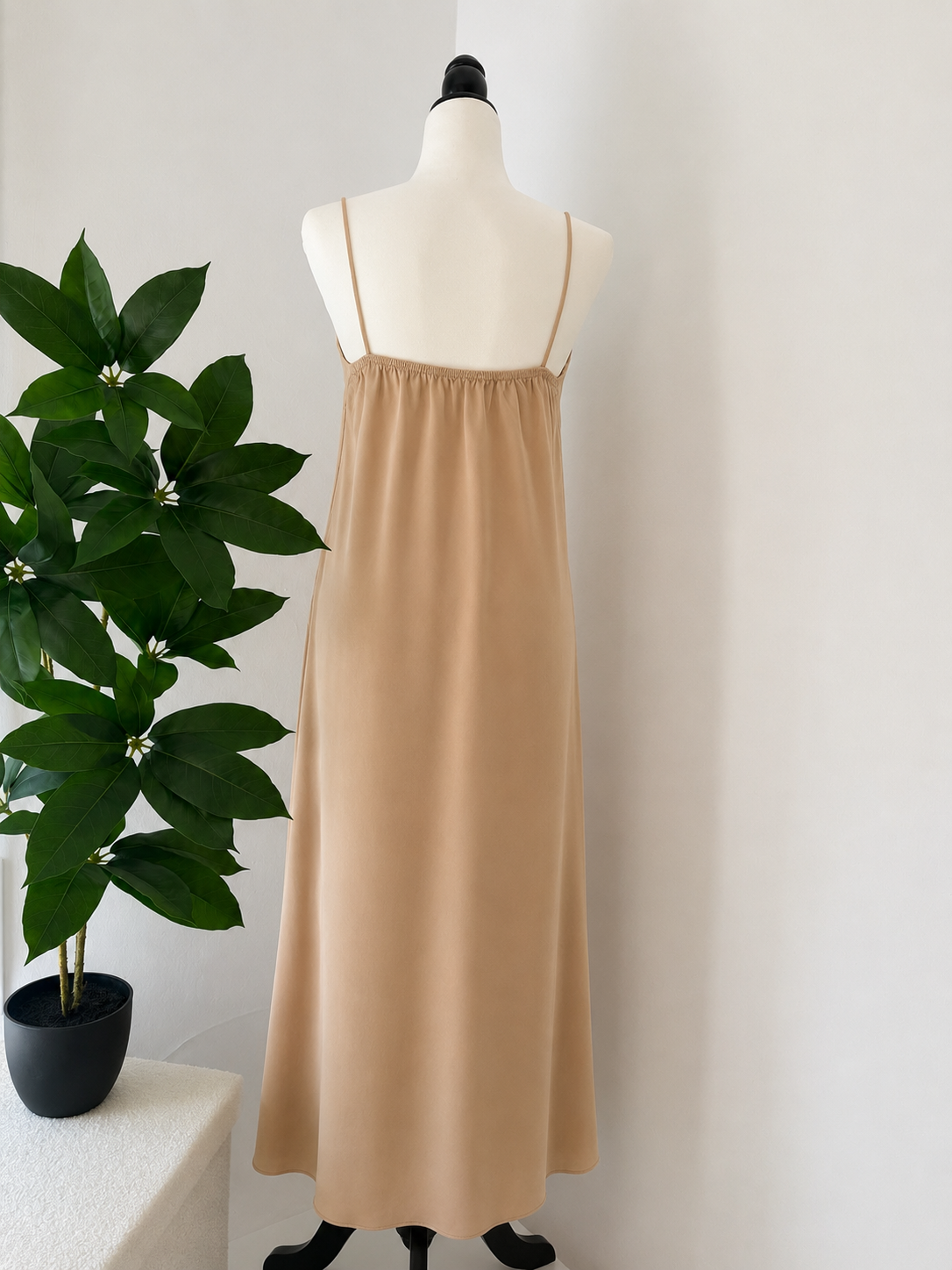 ✨ Vestido Satinado Champagne Elegance✨