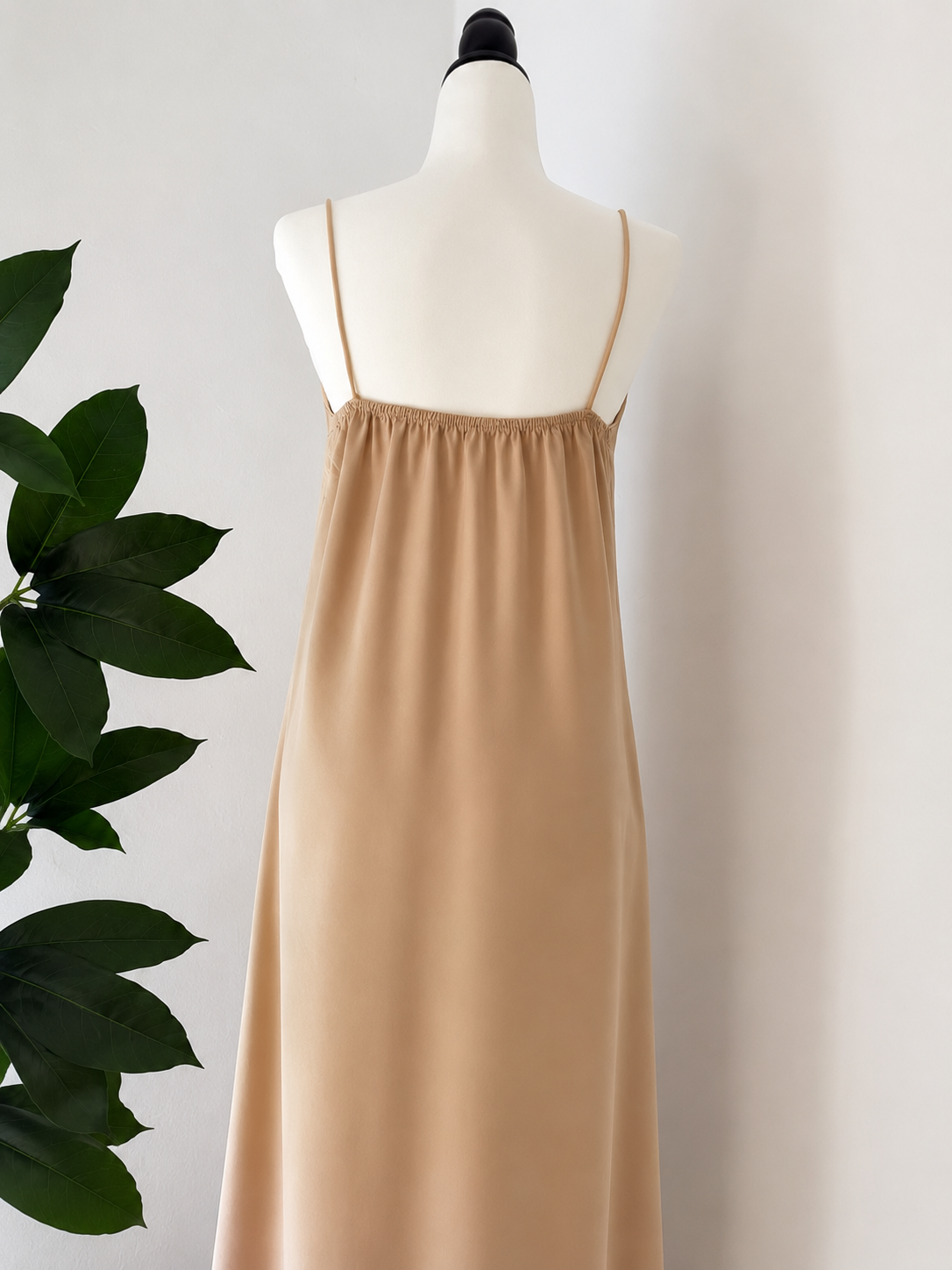 ✨ Vestido Satinado Champagne Elegance✨